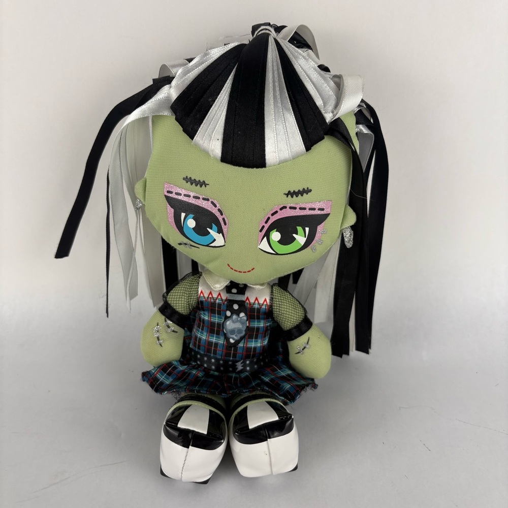 🖤 Monster High Frankie Stein Plush Doll – 11” Ribbon Hair